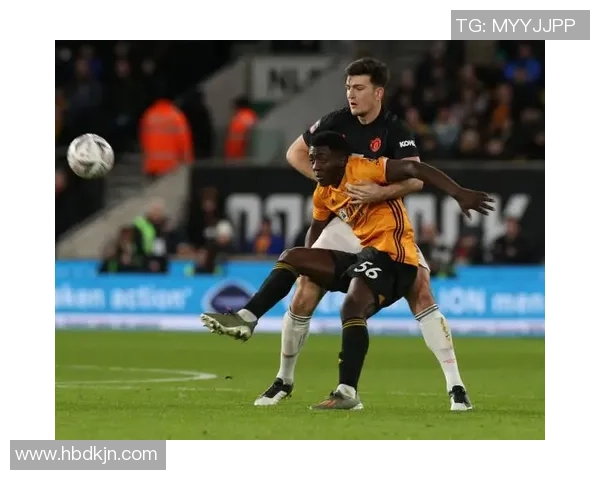 足总杯激战曼联与多特蒙德0比0平局绝杀瞬间引发全场热烈反响