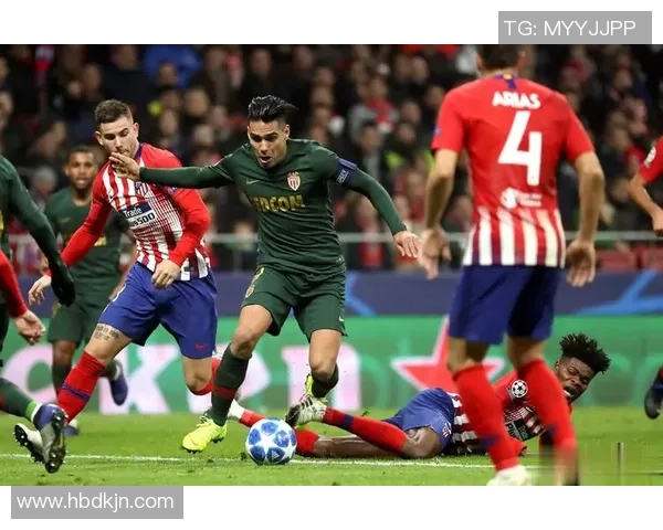 友谊赛精彩对决里昂与热刺战成平局引发全场热烈反响