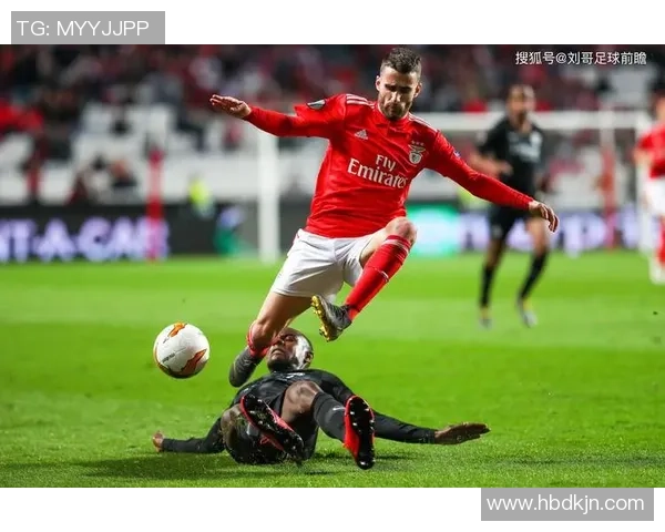 德甲精彩对决AC米兰大胜本菲卡红牌事件引发全场热议与十大进球回顾